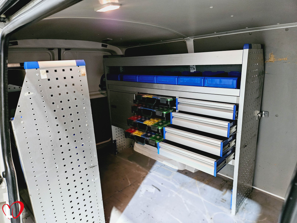 VOLKSWAGEN TRANSPORTER 2.0 TDI FURGÓN TALLER 102 de segunda mano