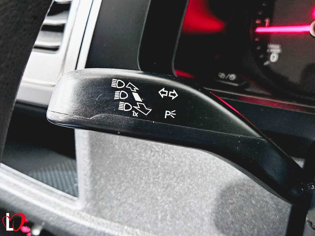 VOLKSWAGEN TRANSPORTER 2.0 TDI FURGÓN TALLER 102 de segunda mano