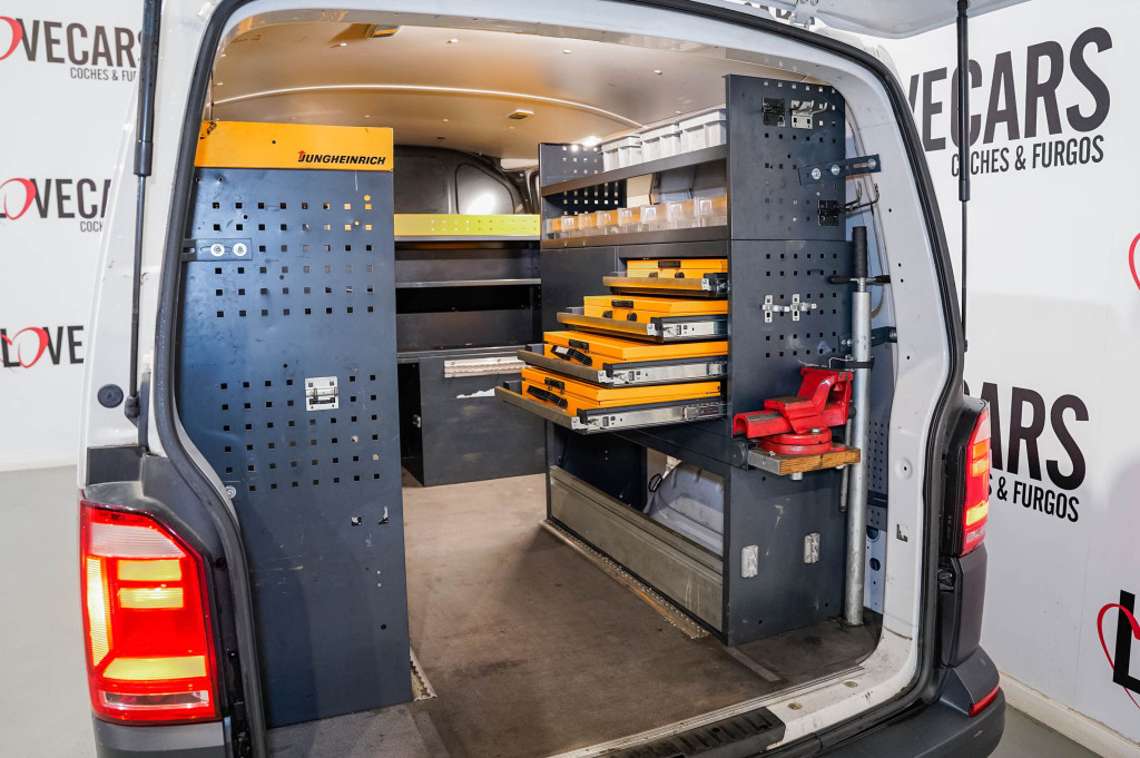 VOLKSWAGEN TRANSPORTER 2.0 TDI FURGON TALLER 102 de segunda mano
