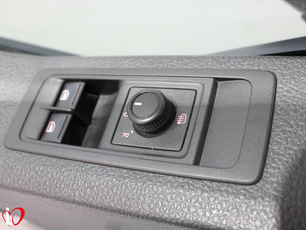 VOLKSWAGEN TRANSPORTER 2.0 TDI FURGON TALLER 102 de segunda mano