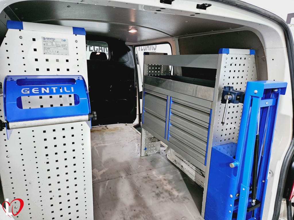 VOLKSWAGEN TRANSPORTER 2.0 TDI FURGÓN TALLER 102 de segunda mano