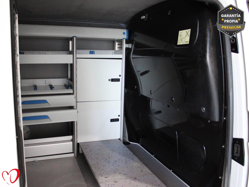VOLKSWAGEN TRANSPORTER 2.0 TDI FURGÓN TALLER 6 VEL 150 de segunda mano