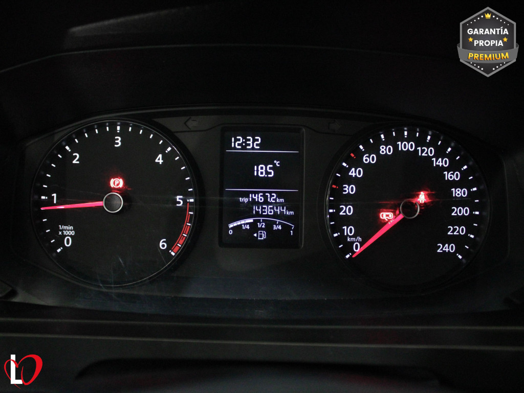 VOLKSWAGEN TRANSPORTER 2.0 TDI FURGÓN TALLER 6 VEL 150 de segunda mano