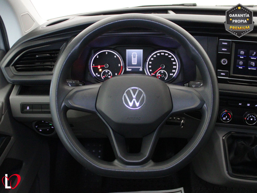 VOLKSWAGEN TRANSPORTER 2.0 TDI T6 COMBI 9 LARGA 110 de segunda mano