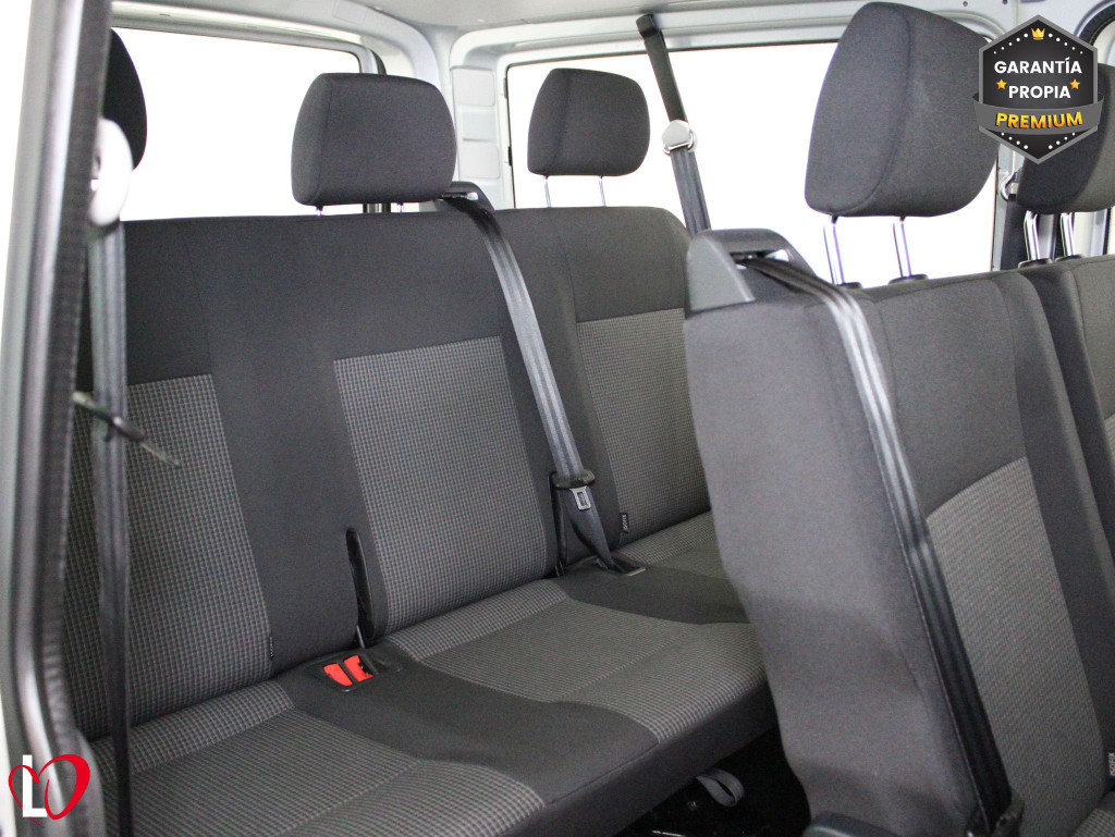 VOLKSWAGEN TRANSPORTER 2.0 TDI T6 COMBI 9 LARGA 110 de segunda mano