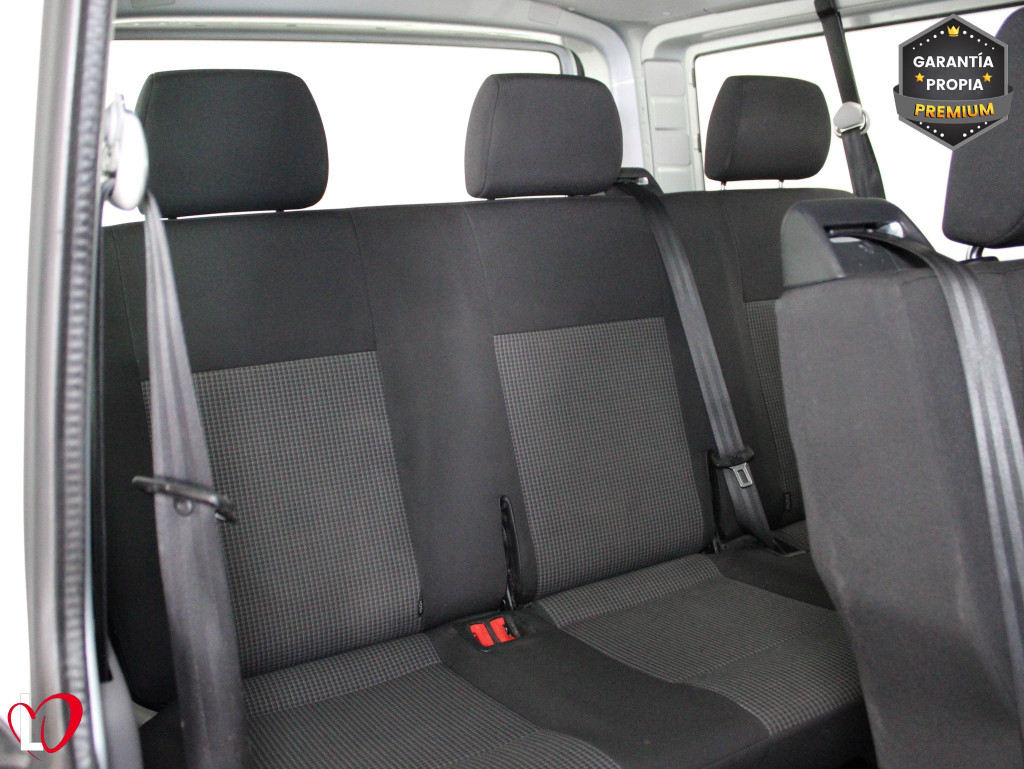 VOLKSWAGEN TRANSPORTER 2.0 TDI T6 COMBI 9 LARGA 110 de segunda mano