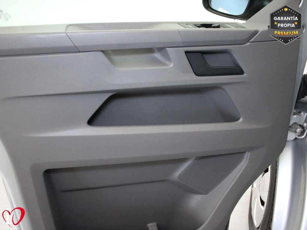 VOLKSWAGEN TRANSPORTER 2.0 TDI T6 COMBI 9 LARGA 110 de segunda mano