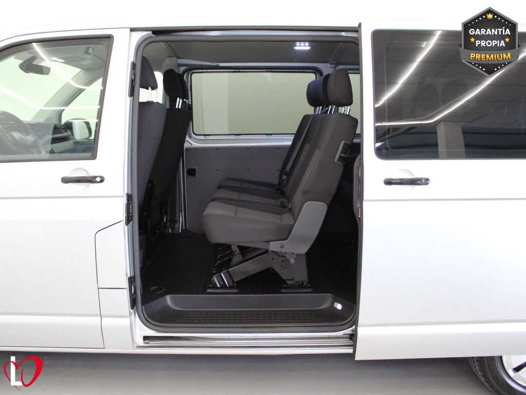 VOLKSWAGEN TRANSPORTER 2.0 TDI T6 COMBI 9 LARGA 110 de segunda mano