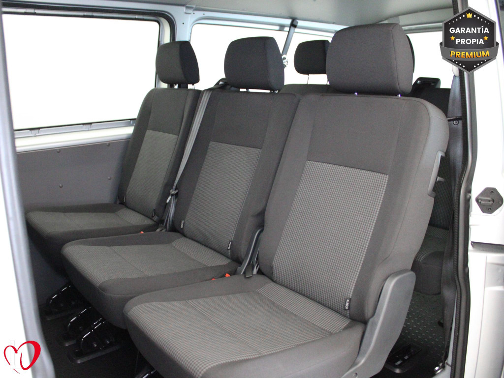 VOLKSWAGEN TRANSPORTER 2.0 TDI T6 COMBI 9 LARGA 110 de segunda mano