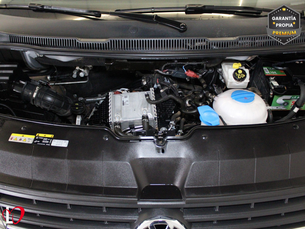 VOLKSWAGEN TRANSPORTER 2.0 TDI T6 COMBI 9 LARGA 110 de segunda mano