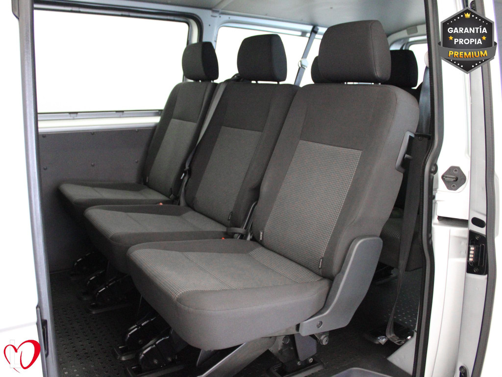 VOLKSWAGEN TRANSPORTER 2.0 TDI T6 COMBI 9 LARGA 110 de segunda mano