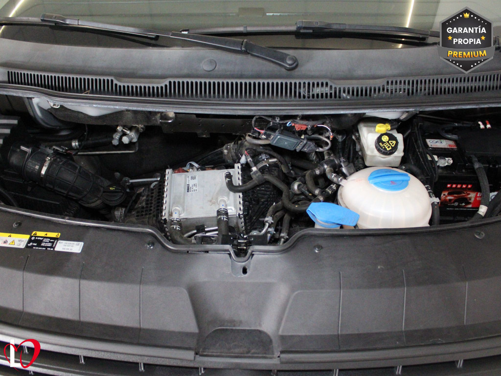 VOLKSWAGEN TRANSPORTER 2.0 TDI T6 COMBI 9 LARGA 110 de segunda mano