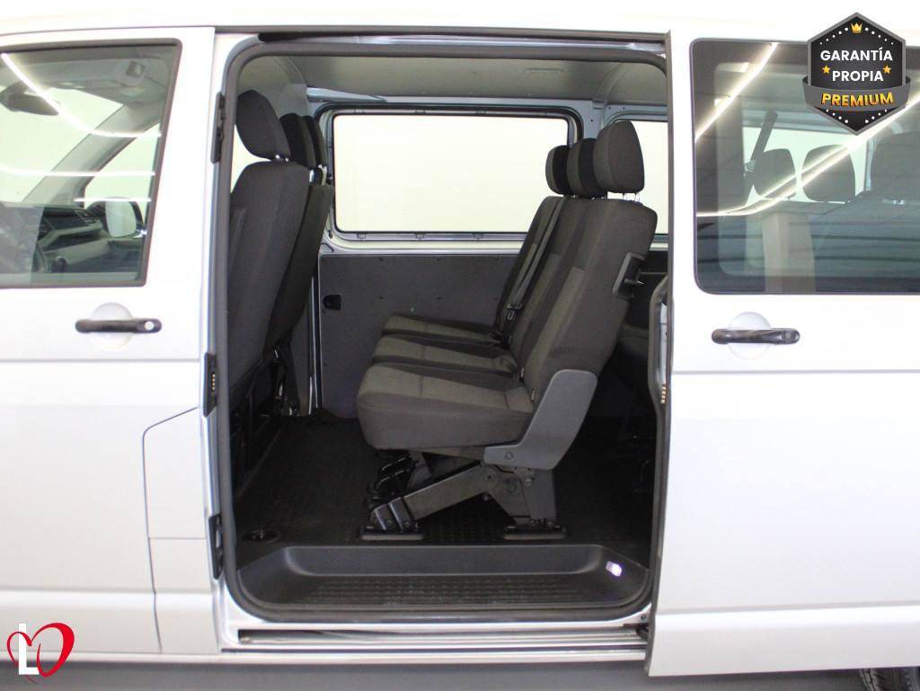 VOLKSWAGEN TRANSPORTER 2.0 TDI T6 COMBI 9 LARGA 110 de segunda mano