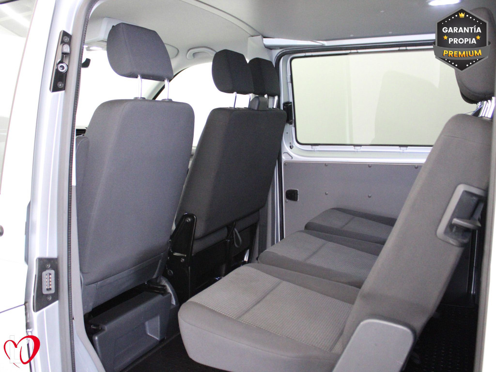 VOLKSWAGEN TRANSPORTER 2.0 TDI T6 COMBI 9 LARGA 110 de segunda mano