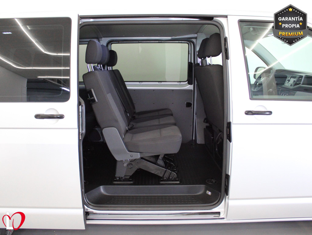 VOLKSWAGEN TRANSPORTER 2.0 TDI T6 COMBI 9 LARGA 110 de segunda mano