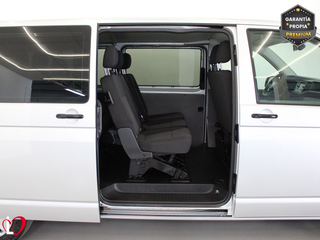 VOLKSWAGEN TRANSPORTER 2.0 TDI T6 COMBI 9 LARGA 110 de segunda mano