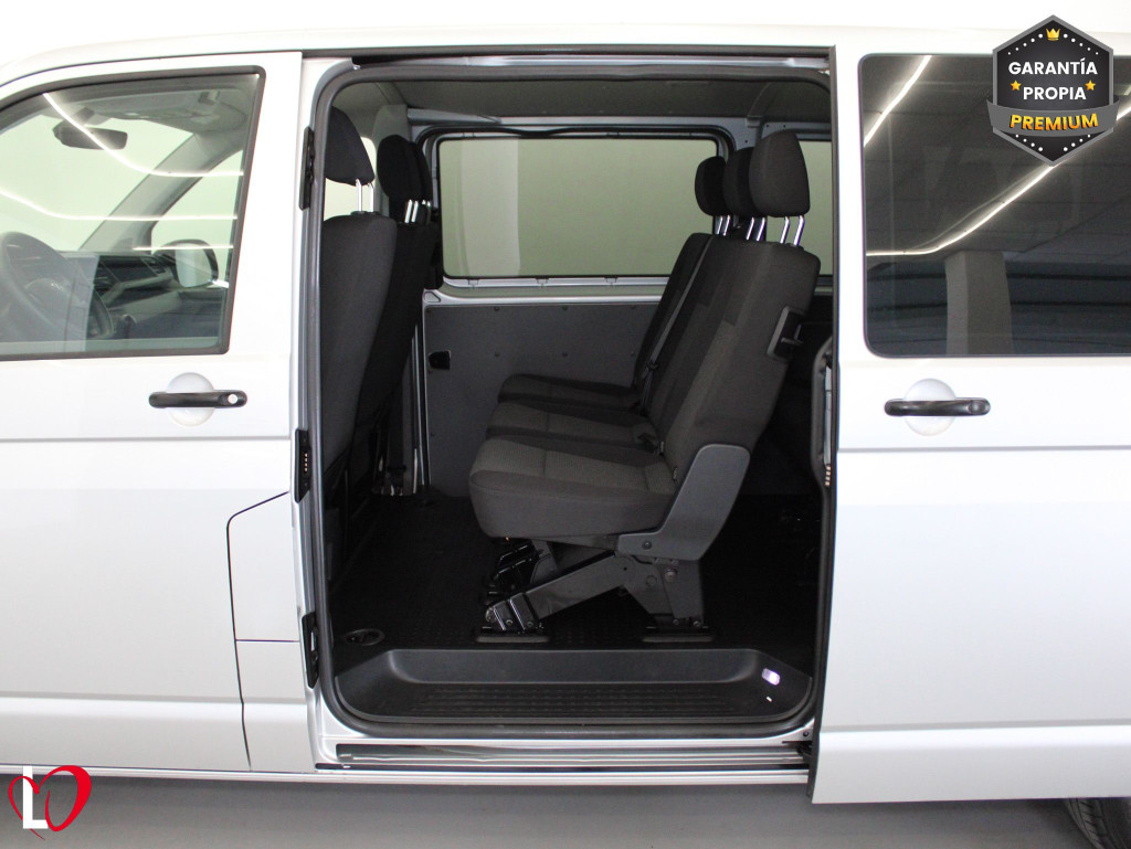 VOLKSWAGEN TRANSPORTER 2.0 TDI T6 COMBI 9 LARGA 110 de segunda mano