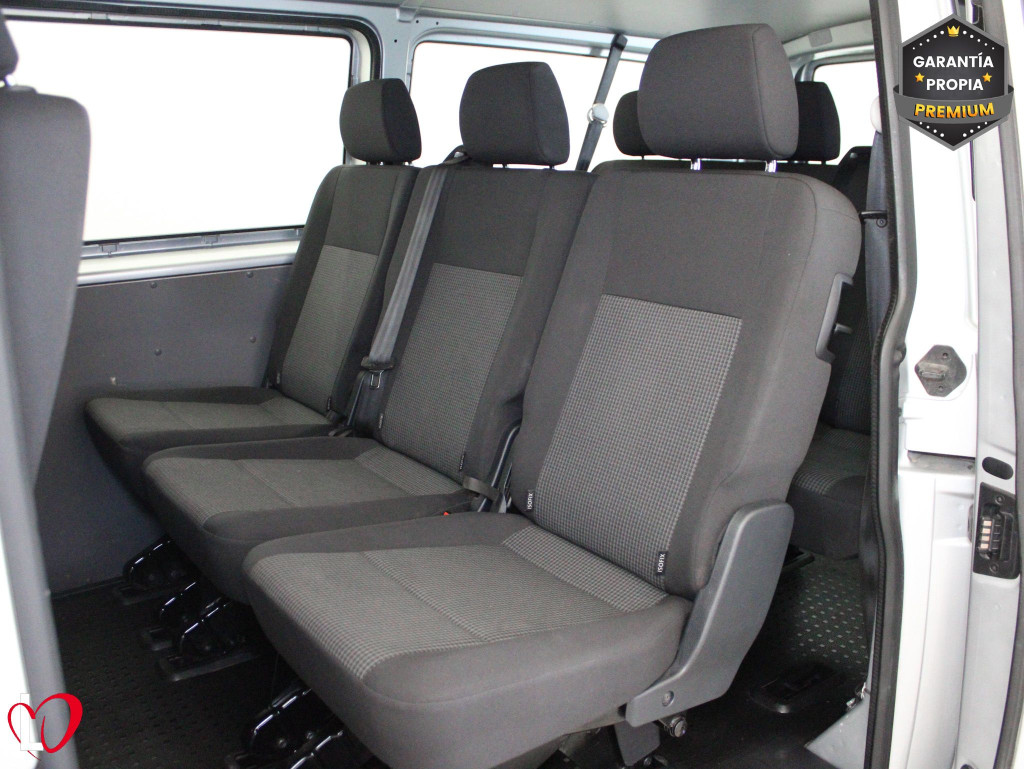 VOLKSWAGEN TRANSPORTER 2.0 TDI T6 COMBI 9 LARGA 110 de segunda mano
