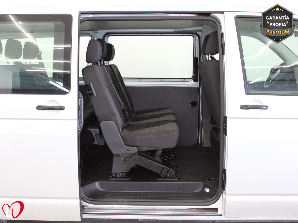 VOLKSWAGEN TRANSPORTER 2.0 TDI T6 COMBI 9 LARGA 110 de segunda mano