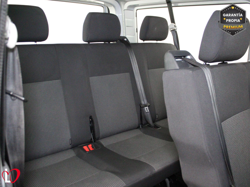VOLKSWAGEN TRANSPORTER 2.0 TDI T6 COMBI 9 LARGA 110 de segunda mano
