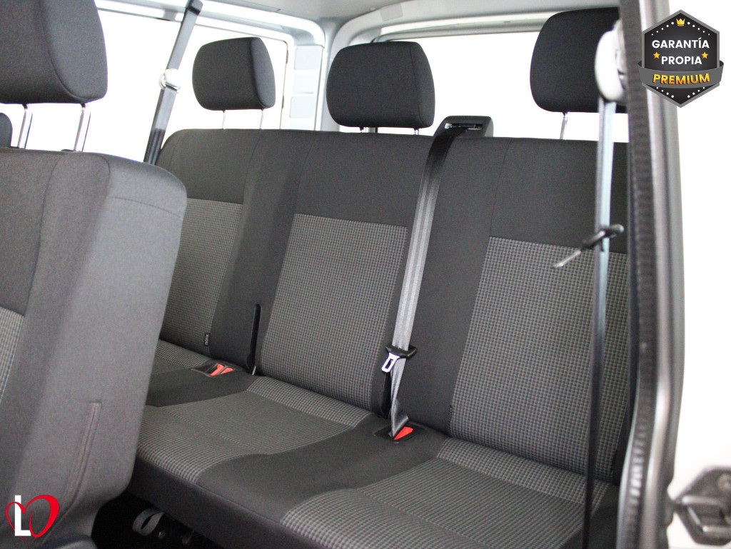 VOLKSWAGEN TRANSPORTER 2.0 TDI T6 COMBI 9 LARGA 110 de segunda mano