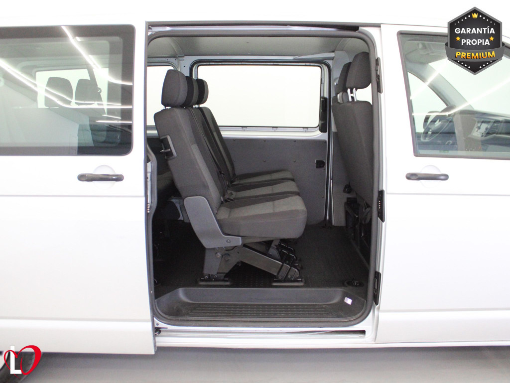 VOLKSWAGEN TRANSPORTER 2.0 TDI T6 COMBI 9 LARGA 110 de segunda mano