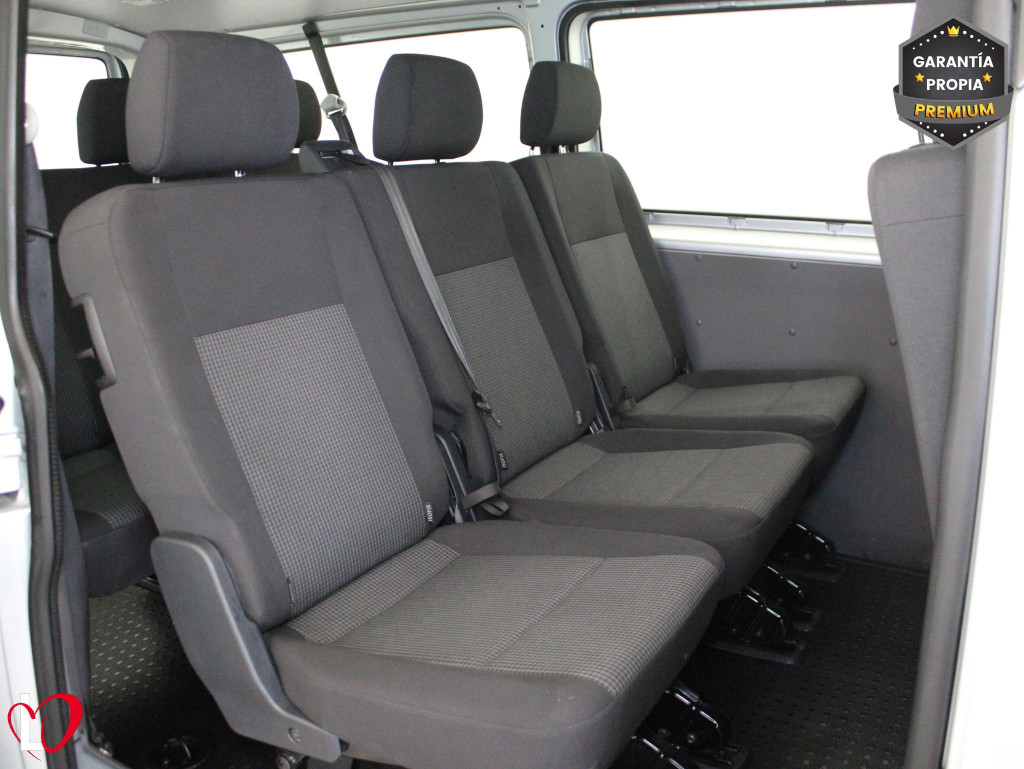 VOLKSWAGEN TRANSPORTER 2.0 TDI T6 COMBI 9 LARGA 110 de segunda mano