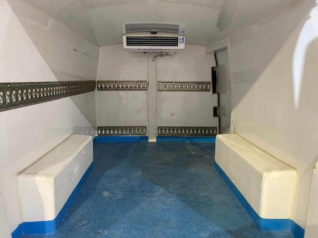 VOLKSWAGEN TRANSPORTER TDI FURGON ISOTERMO + EQUIPO FRIO de segunda mano